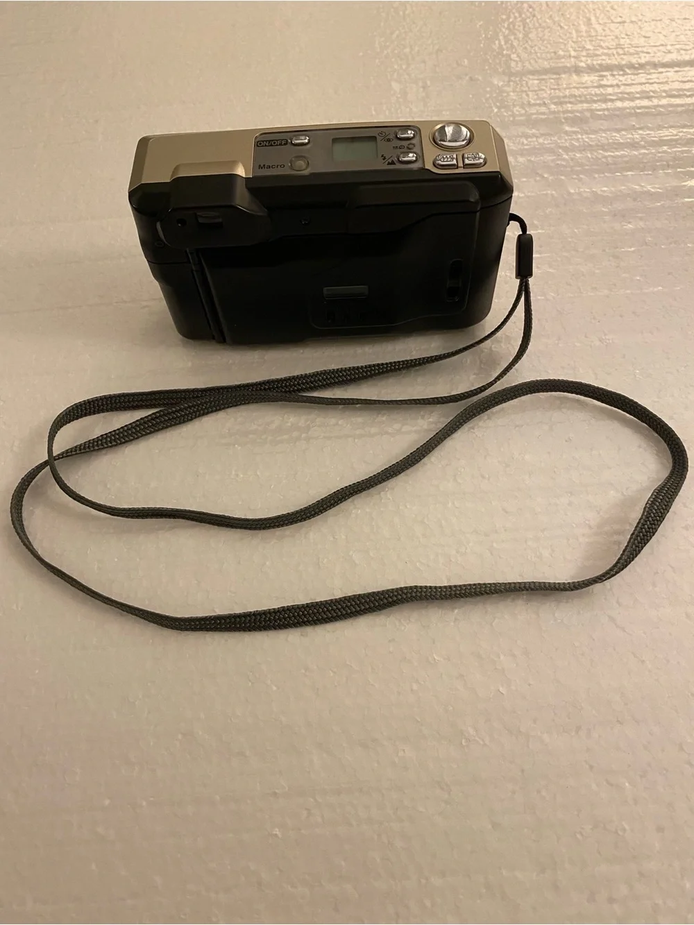 Vintage Nikon One-Touch Zoom90 AF Quartz Date Compact Film Camera - Gold 38-90mm